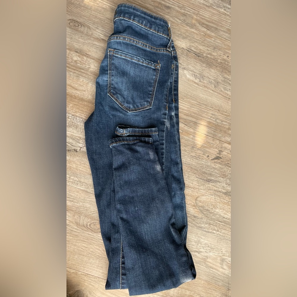 SIZE 2 OLD NAVY ROCKSTAR MID RISE JEANS